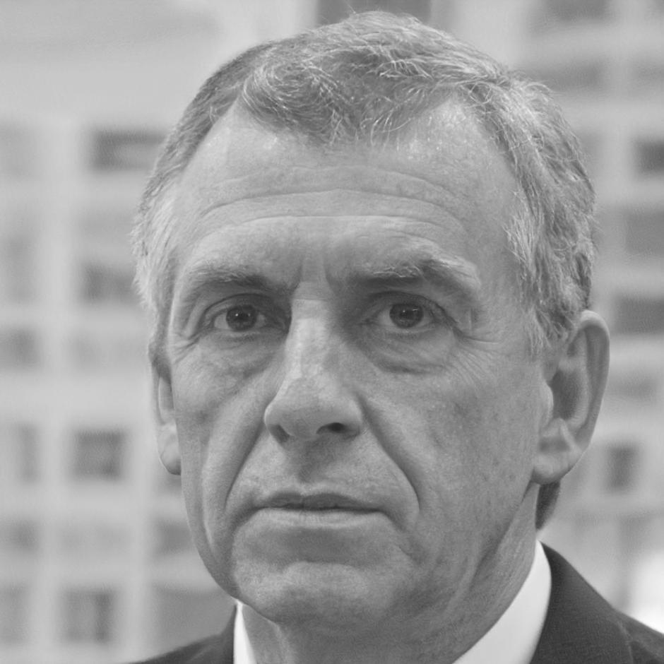 Портрет преподавателя курса по машинному обучению